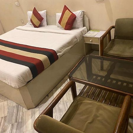 Lavi Hotel Hari Darshan - 10 Meter From Golden Temple Amritsar Exterior photo