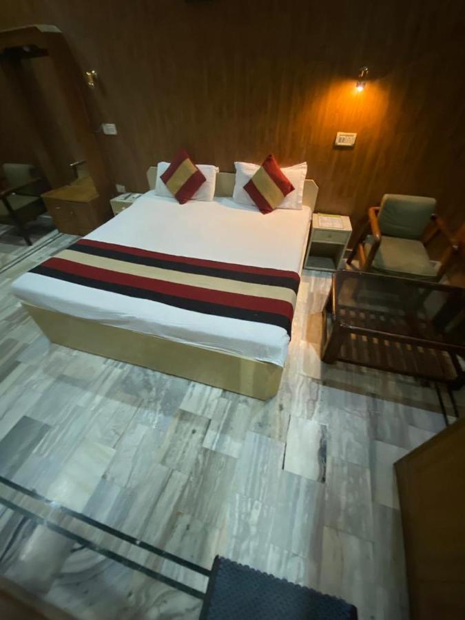 Lavi Hotel Hari Darshan - 10 Meter From Golden Temple Amritsar Exterior photo