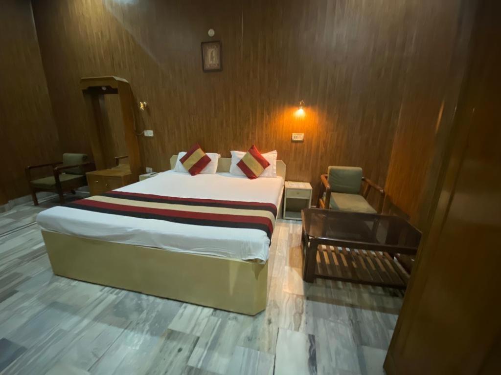 Lavi Hotel Hari Darshan - 10 Meter From Golden Temple Amritsar Exterior photo