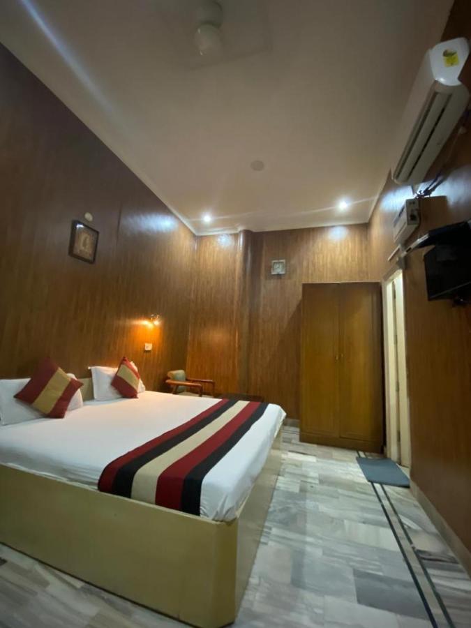 Lavi Hotel Hari Darshan - 10 Meter From Golden Temple Amritsar Exterior photo