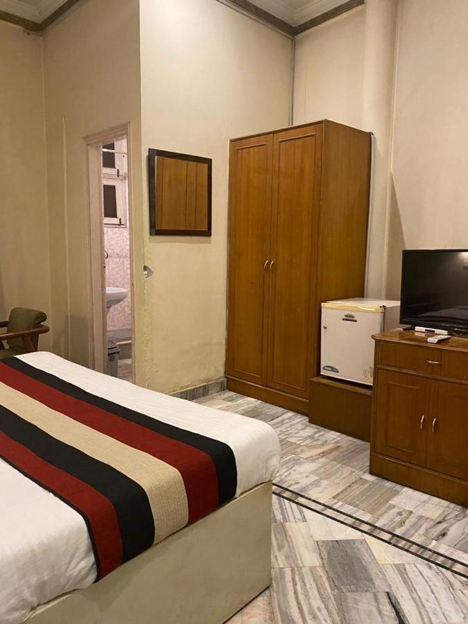 Lavi Hotel Hari Darshan - 10 Meter From Golden Temple Amritsar Exterior photo