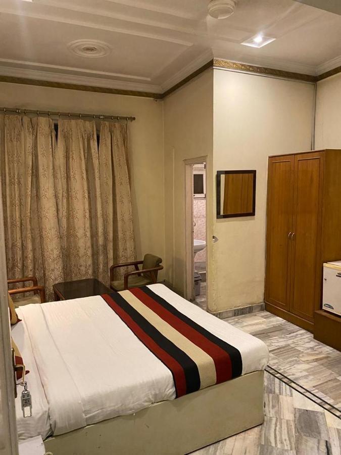 Lavi Hotel Hari Darshan - 10 Meter From Golden Temple Amritsar Exterior photo
