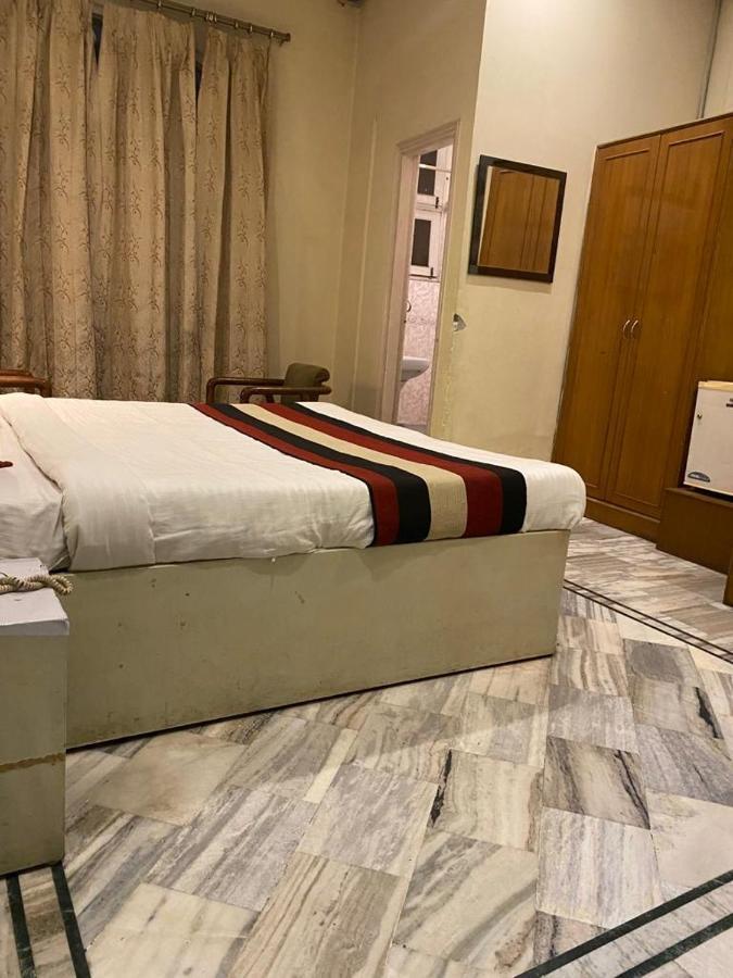 Lavi Hotel Hari Darshan - 10 Meter From Golden Temple Amritsar Exterior photo